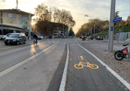 Bern, Loryplatz „Bauliche Trennung Radweg statt Mischverkehr“