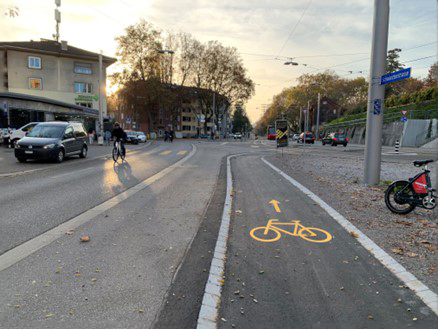 Bern, Loryplatz „Bauliche Trennung Radweg statt Mischverkehr“