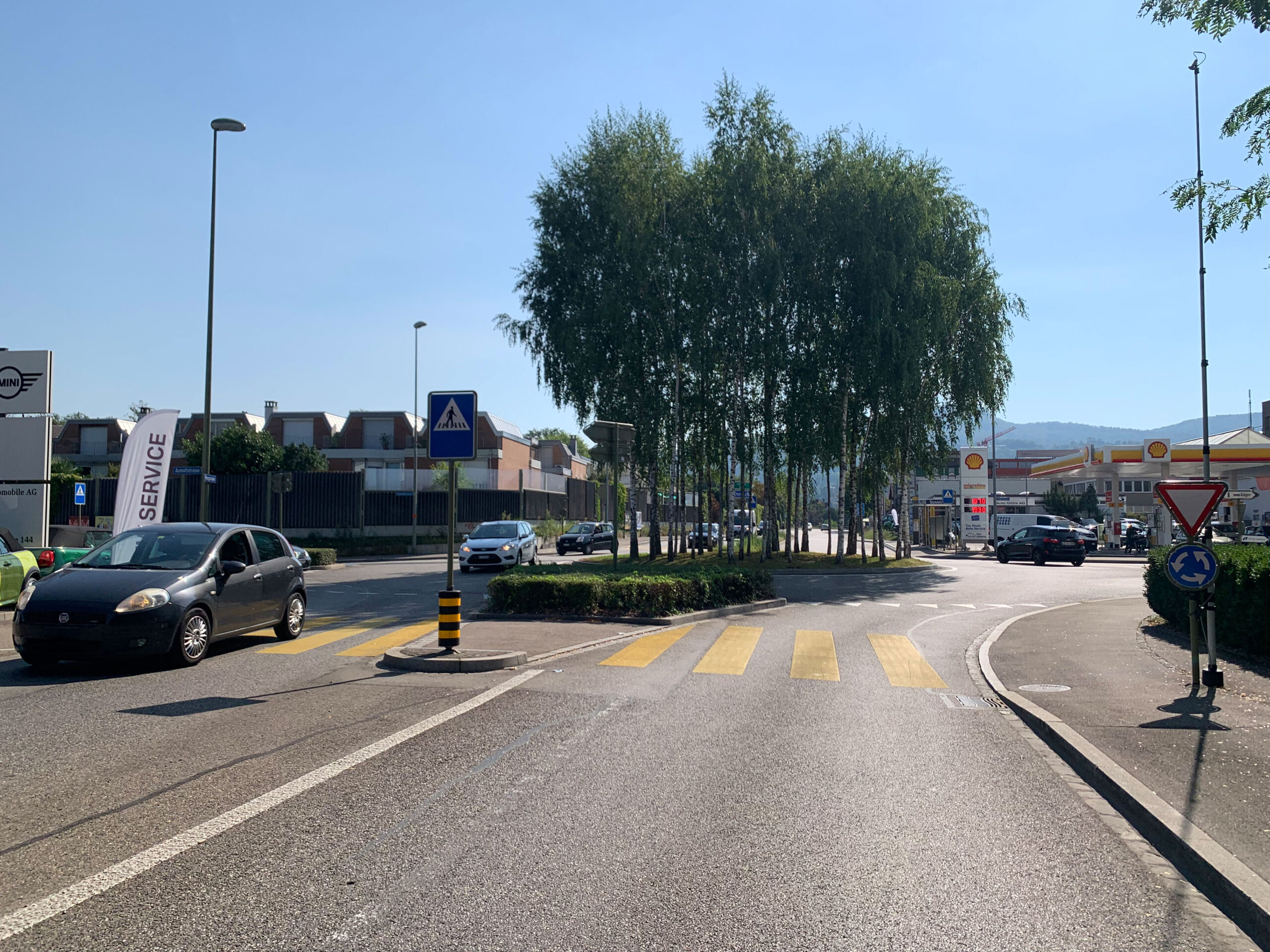 Kreisverkehr in Reinach (Blickrichtung Westen)